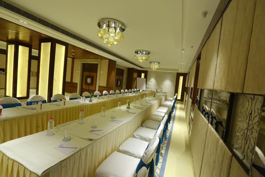 The Wall Street Beacon, Jaipur Extérieur photo